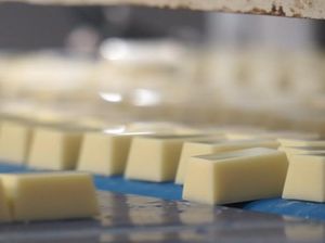 Intip Yuk! Seperti Ini Proses Pembuatan Cokelat dengan Mesin Canggih di Pabrik