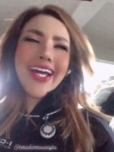 Penampakan Kalung Berlian Rp400 Juta Barbie Kumalasari yang Dijambret