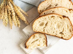 Apa Benar Roti Sourdough Lebih Sehat dari Roti Biasa? Ini Penjelasannya