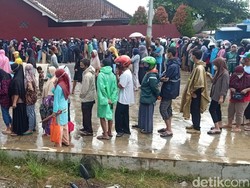 Video Warga Banjarnegara Antre Berjam-jam Demi Minyak Goreng Rp 14 Ribu