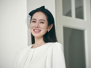Son Ye Jin Perankan Karakter Mirip Min Hee Jin di Drakor Terbaru? Son Ye Jin Perankan Karakter Mirip Min Hee Jin di Drakor Terbaru?
