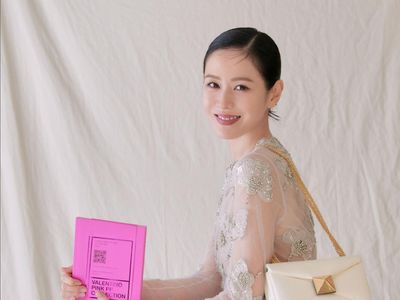 Cantiknya Son Ye Jin Jelang Pernikahan, Ini 8 Potret Calon Istri Hyun Bin