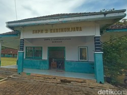 Kisah Desa Terpencil Karimunjawa Baru Punya Internet Sebulan Lalu