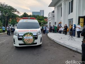 Keluarga Ungkap Penyebab Dokter Bedah Senior RSU Soetomo Meninggal COVID-19 Keluarga Ungkap Penyebab Dokter Bedah Senior RSU Soetomo Meninggal COVID-19