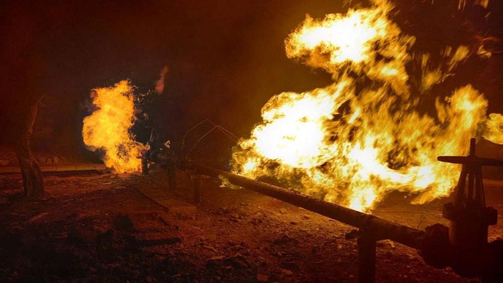 Fasilitas Gas Alam Ukraina Terbakar Usai Penembakan Fasilitas Gas Alam Ukraina Terbakar Usai Penembakan