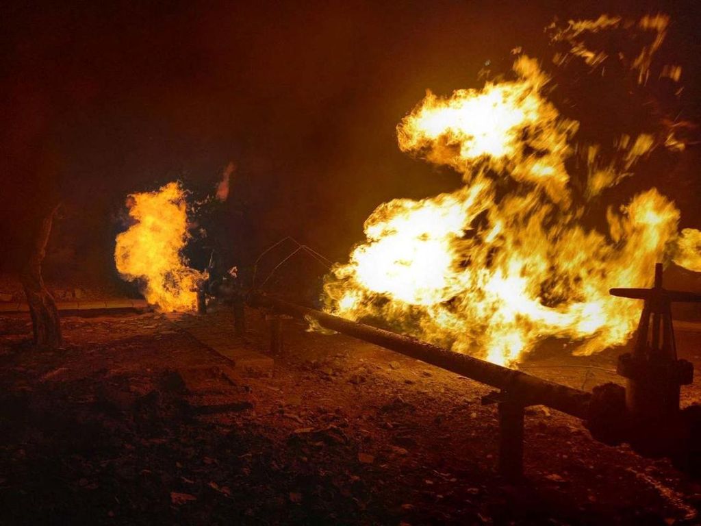 Fasilitas Gas Alam Ukraina Terbakar Usai Penembakan