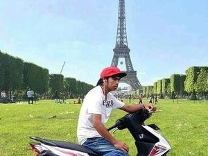 7 Foto Kocak Netizen Halu saat Berlibur ke Paris Ini Bikin Ketawa Geli