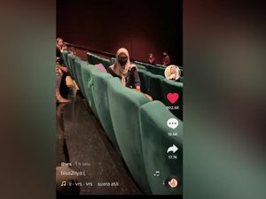 Viral Penonton Bioskop Disebut Kesurupan Saat Nonton Horor, Ini Kejadiannya Viral Penonton Bioskop Disebut Kesurupan Saat Nonton Horor, Ini Kejadiannya