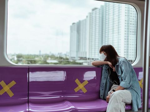 KRL Bebaskan Penumpang Duduk Tanpa Jarak, Catat 5 Tips Aman Naik KRL Berikut ini!/Foto: pexels.com/Ketut Subiyanto