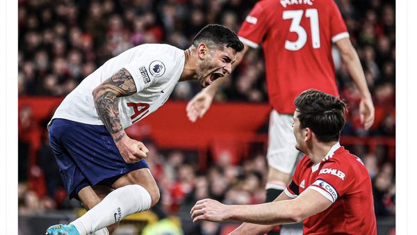 Ronaldo Dipuja Netizen, Maguire Kena Damprat