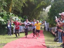 Serunya Berlari di Atas Rel Bergerigi Berusia Seabad Lebih!
