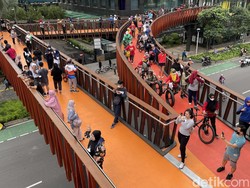 Anies Sebut JPO Pinisi Tak Cuma Buat Nyeberang, Ini Fasilitasnya