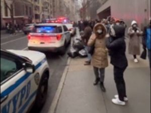 Momen Mencekam Usai Penusukan 2 Karyawan Museum di New York