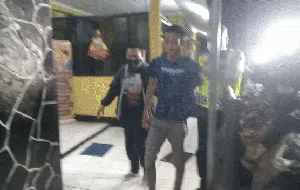 Momen Horor Sopir Truk Dikeroyok Bang Jago di Sukabumi Momen Horor Sopir Truk Dikeroyok Bang Jago di Sukabumi