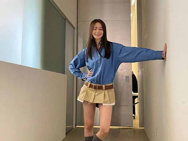 Gaya 8 Artis Pakai Rok Miu Miu Super Pendek, Yoona SNSD Hingga Zendaya