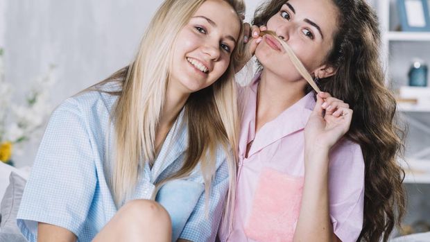 Teman yang senang drama