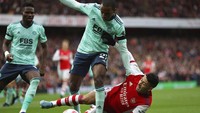 Sementara itu Leicester City terpuruk dengan menghuni peringkat 12 usai baru mengumpulkan 33 poin dari 26 pertandingan.