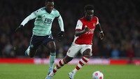 Tim London Utara itu naik ke urutan empat dengan perolehan 51 poin dari 26 pertandingan, unggul satu angka dari Manchester United di bawahnya yang sudah memainkan 29 laga.