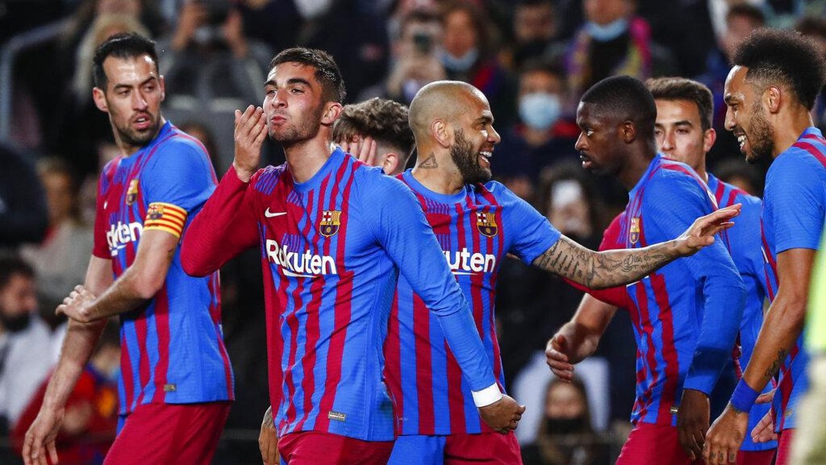 Barcelona masih butuh pemain elite untuk meningkatkan daya saing (Foto: AP/Joan Monfort)