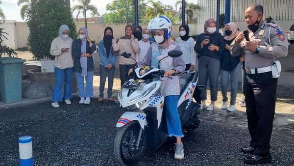 Begini Jadinya Saat Emak-emak Pelatihan Safety Riding
