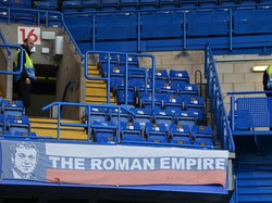 Kata Neville, Chelsea Contoh Nyata Politik Dibawa-bawa ke Sepakbola