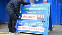 Tiket pertandingan Chelsea vs Newcastle tak lagi dijual. Walaupun no ticket untuk laga ini, pemegang tiket musiman masih bisa nonton di Stamford Bridge. Foto: Getty Images/Justin Setterfield