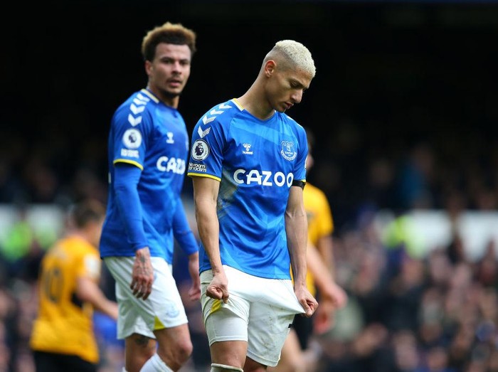 LIVERPOOL, ENGLAND - MARCH 13: Richarlison of Everton reacts during the Premier League match between Everton and Wolverhampton Wanderers at Goodison Park on March 13, 2022 in Liverpool, England. (Photo by Alex Livesey/Getty Images)