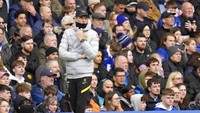 Pelatih Chelsea, Thomas Tuchel menyaksikan pemainnya bertanding menghadapi Newcastle United.