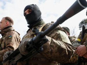 Pasukan Rusia Mendekat, Ibu Kota Ukraina Berubah Jadi Benteng Pertahanan