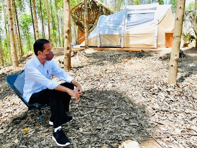 Jokowi Kemah di IKN Nusantara, Bawa Mi Instan dan Tenda Ditabur Garam