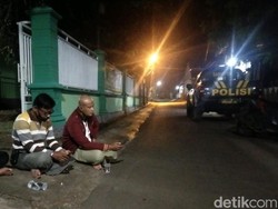 Polisi Ambil Sampel Makanan yang Racuni Satu Keluarga di Tuban