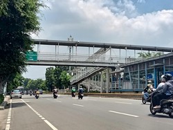 Viral Spanduk Dukung Luhut Capres 2026 di Jaktim, Kini Sudah Dicopot