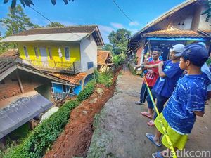 Longsor di Nagreg Tewaskan Satu Warga