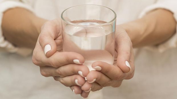 Minum air putih setiap hari