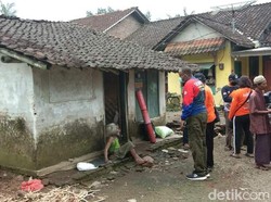 Bagaimana Nenek Lumpuh di Jember Bisa Tinggal Bersama 20 Ayam?