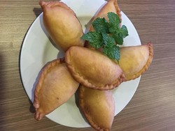 Ke Manado? Jangan Lupa Cobain Panada Isi Ikan yang Menggoyang Lidah