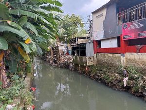 Penggugat Desak Anies Segera Bangun Turap Usai Keruk Kali Mampang