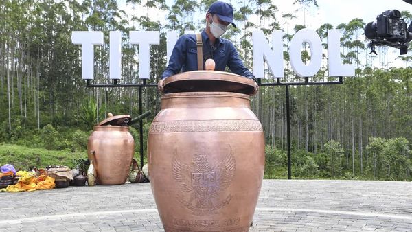 Kendi Nusantara di Titik Nol IKN Bergambar Lambang Negara