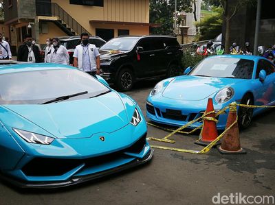 Seperti Nonton Pameran Otomotif! Ini Koleksi Kendaraan Doni Salmanan yang Disita Polisi
