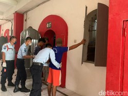 Duh! Ada Kabel hingga Sajam di Kamar Lapas Purwakarta