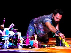 Heboh! Seniman Ini Mau Pajang Lukisan di Bulan