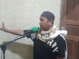 Gaduh 5.975 RT/RW Dipecat, Warga di Makassar Umumkan Penolakan di Masjid Gaduh 5.975 RT/RW Dipecat, Warga di Makassar Umumkan Penolakan di Masjid