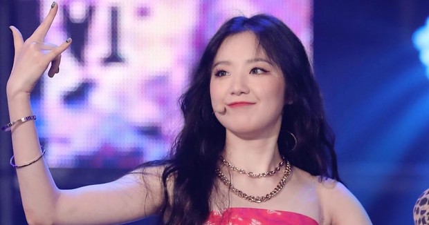 Shuhua (G)i-dle