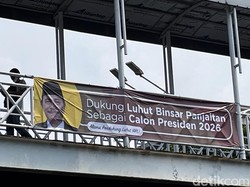 Menerka Maksud Pemasangan Spanduk Luhut Capres 2026