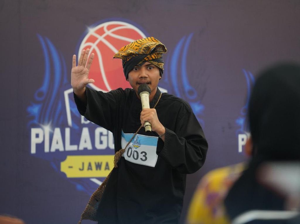 Lestarikan Bahasa Sunda Lewat Stand Up Comedy Ala Disdik Jabar