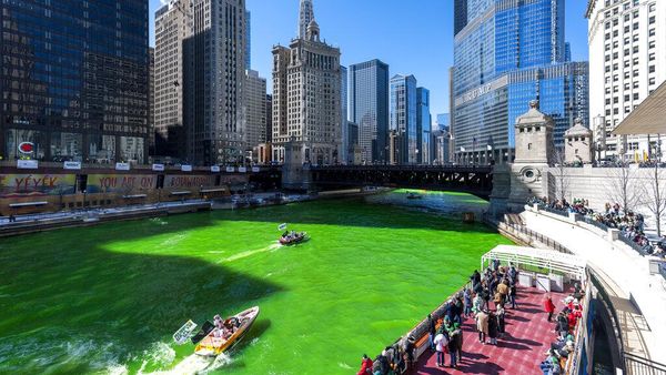 Sungai Chicago Disulap Jadi Warna Hijau, Bagaimana Bisa?