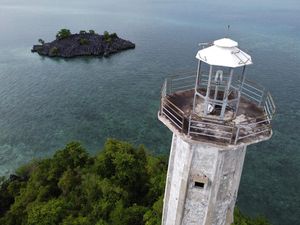 Woww, Ada Mercusuar Era Belanda yang Fotojenik di Pulau Labengki