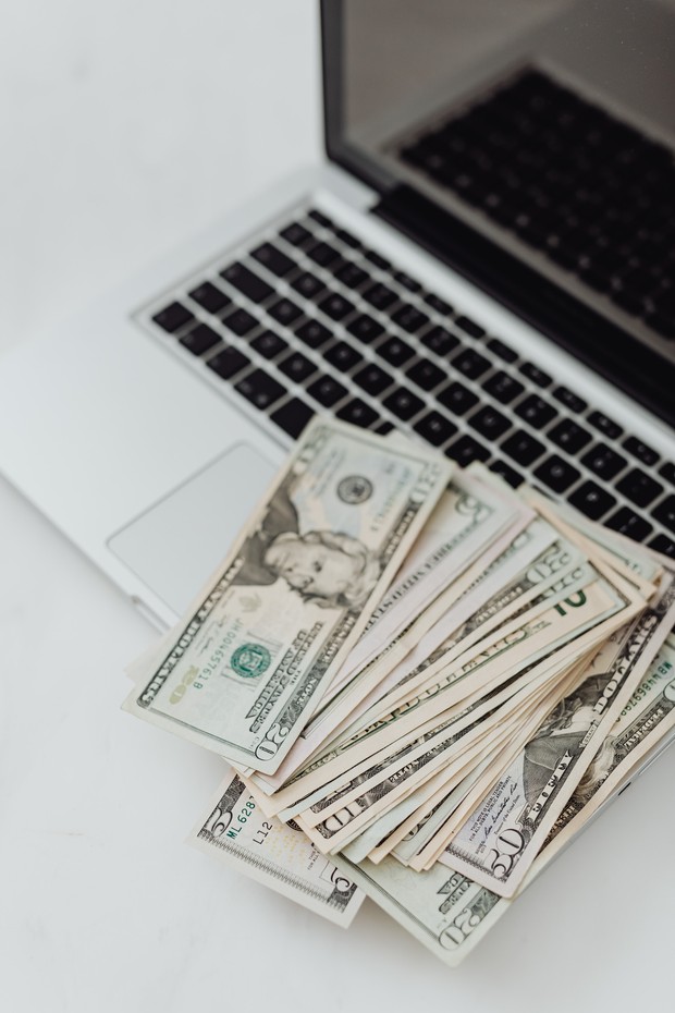 Tumpukan uang kertas/Foto: Pexels/Karolina Grabowska