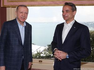 Turki-Yunani Bahas Perang Ukraina, Sepakat Tingkatkan Kerja Sama Turki-Yunani Bahas Perang Ukraina, Sepakat Tingkatkan Kerja Sama