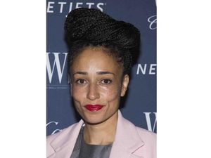 Zadie Smith Raih Penghargaan PEN America, Suarakan Kebebasan Berekspresi Zadie Smith Raih Penghargaan PEN America, Suarakan Kebebasan Berekspresi